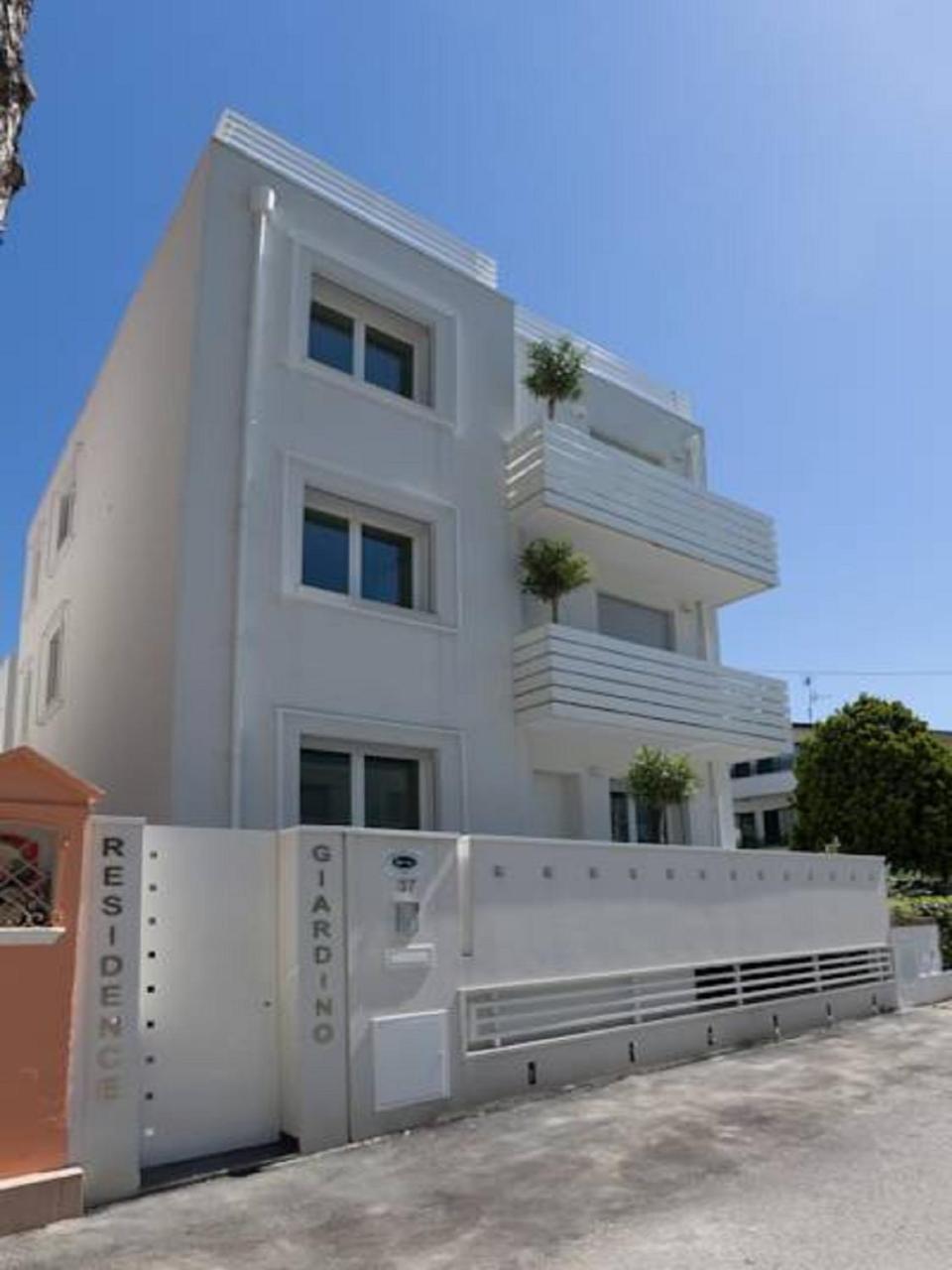 Residence Giardino Riccione Luaran gambar